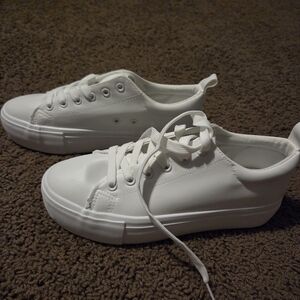 SERNIAL Womens White Platform Sneakers - Size 7.5